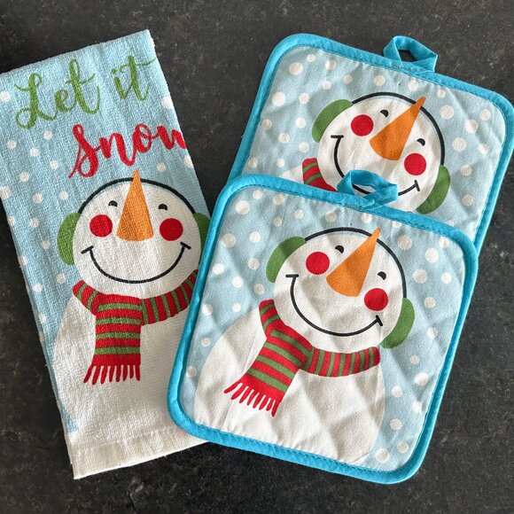 Snowman Kitchen Towel and 2 Hot Pad Holders, Snowman Decor Kitchen Towel Hot Pad - Picture 5 of 7